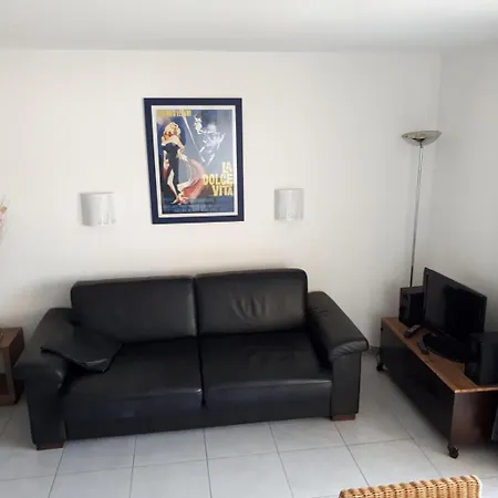 3p Appt 3p Front De Terrasse Piscine Vue * קאן